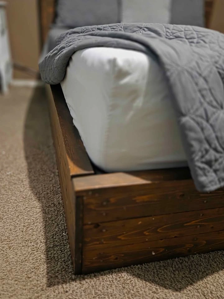 Queen SOLID Bedframe - Wooden, Handcrafted - photo 3