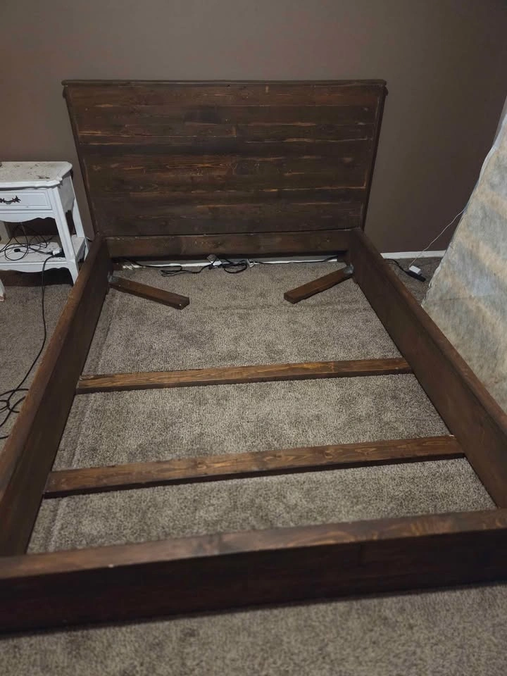 Queen SOLID Bedframe - Wooden, Handcrafted - photo 5