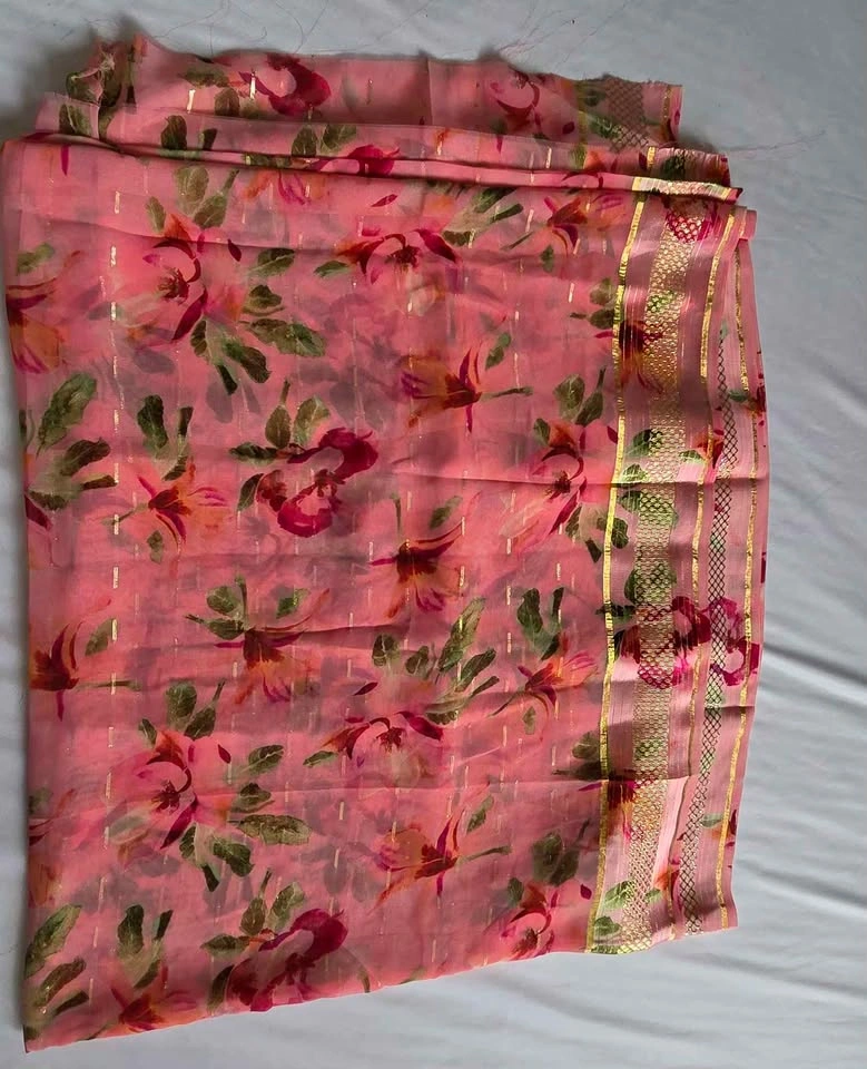 Pink Floral Georgette Saree with Gold Accents - photo 3