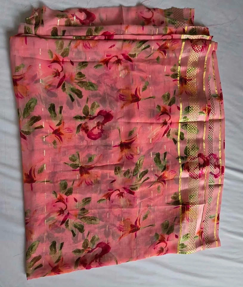 Pink Floral Georgette Saree with Gold Accents - photo 4