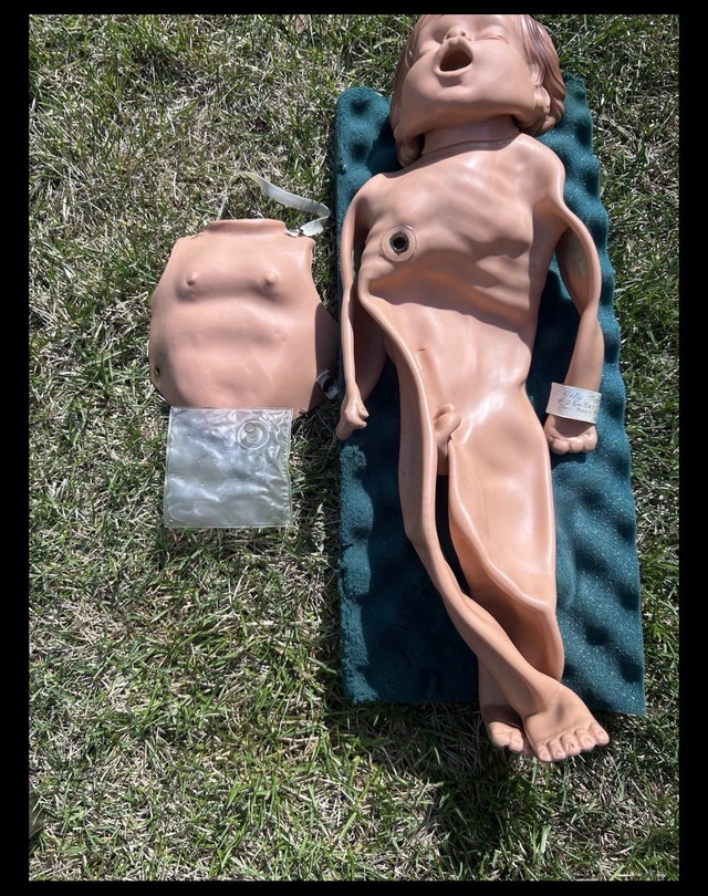 Vintage 1980 Simulaids Infant CPR Training Manikin w/ Case - photo 5