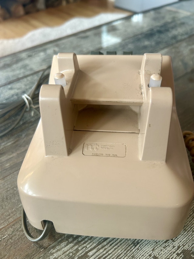 Vintage Northern Telecom Beige Desk Phone – 1970s - photo 3