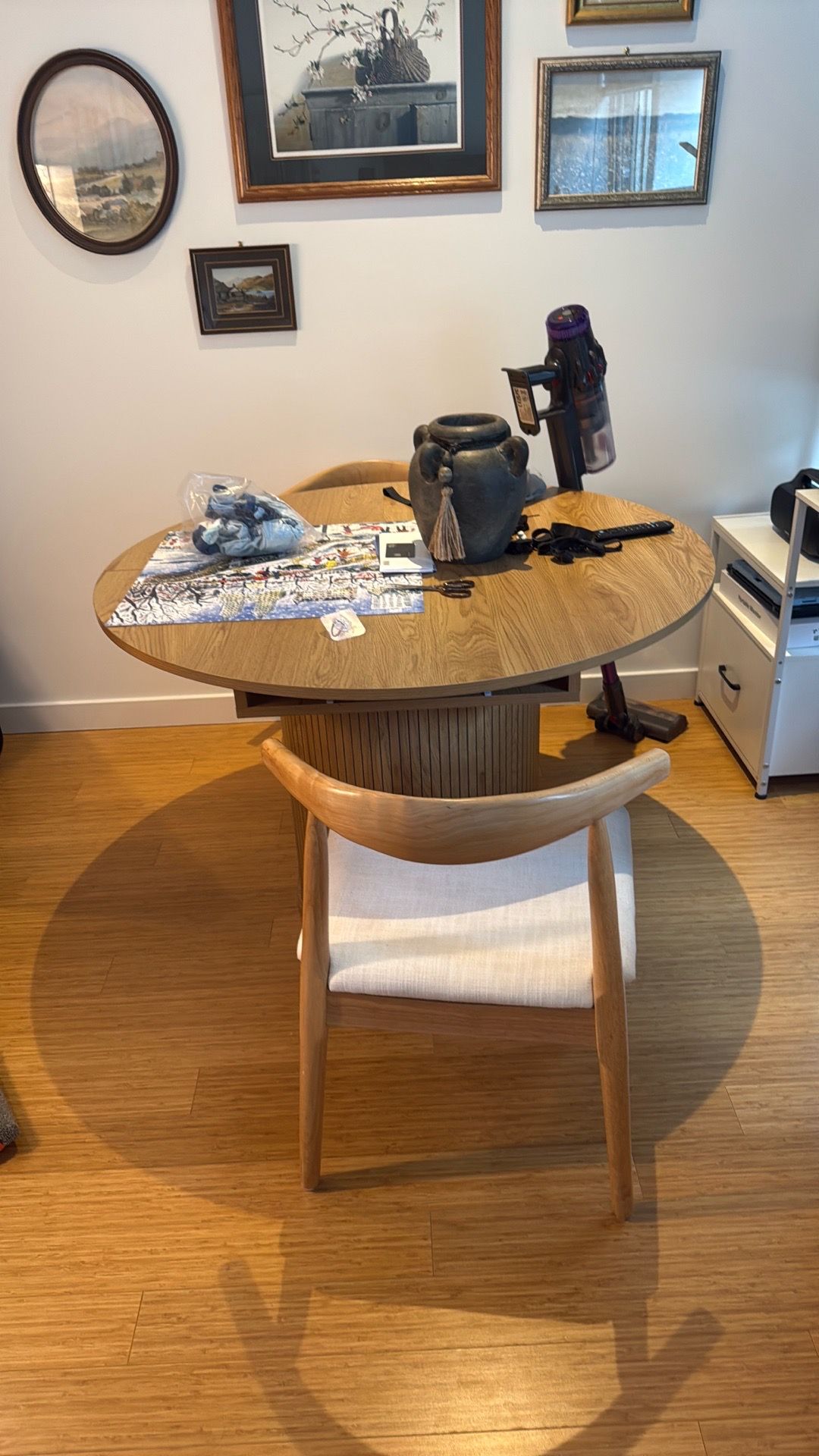 Extendable Round Dining Table - photo 2