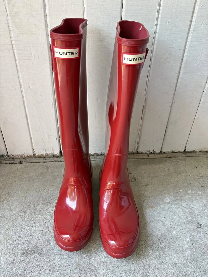 Hunter Original Tall Rain Boots – Red – Women’s US Size 9