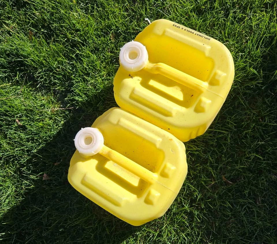 [Used] Pool Chemical Jugs – Set of 2