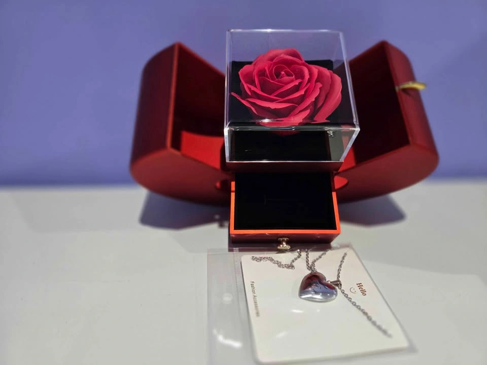 Brand New Preserved Red Rose Heart Box with 925 Sterling Silver - photo 4