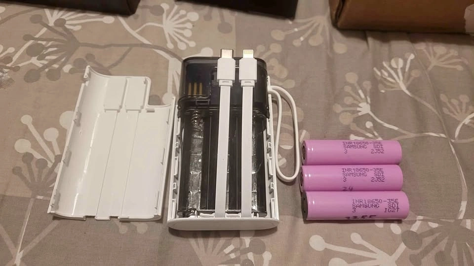 20W PD QC3 Power Bank with Lantern & Cables