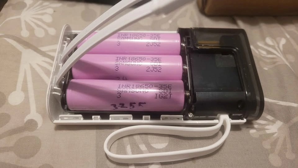 20W PD QC3 Power Bank with Lantern & Cables - photo 2