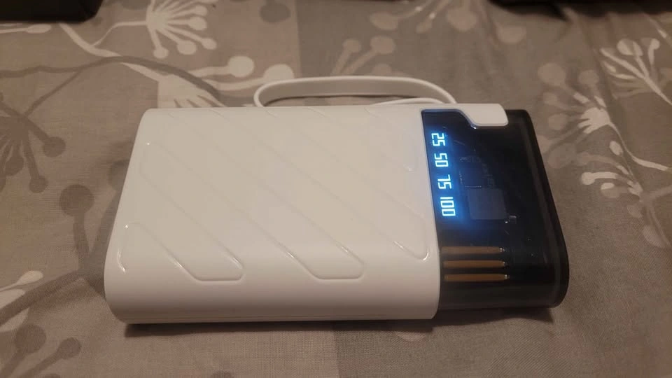 20W PD QC3 Power Bank with Lantern & Cables - photo 4