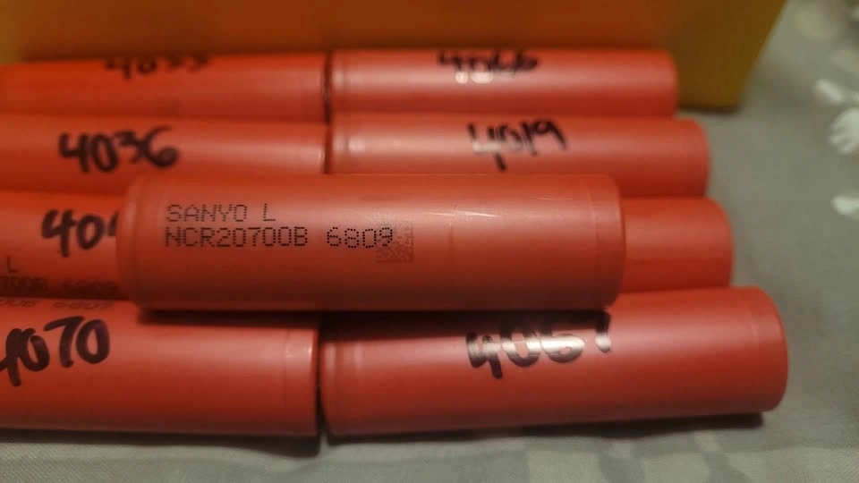 Sanyo 20700b 4250mah Lithium Ion Cells - photo 2