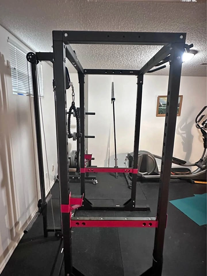 Power Rack w/ Lat Pulldown & Multi-Grip Pull-Up Bar