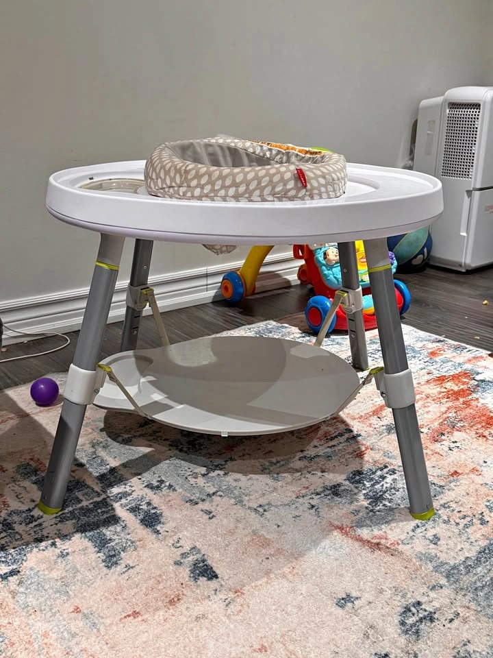Skip hop activity centre