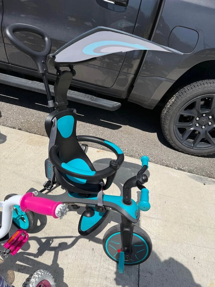 MOVING SALE - KIDS BABY THINGS STROLLER, BIKE, PLAYPEN, TRIKE - photo 3