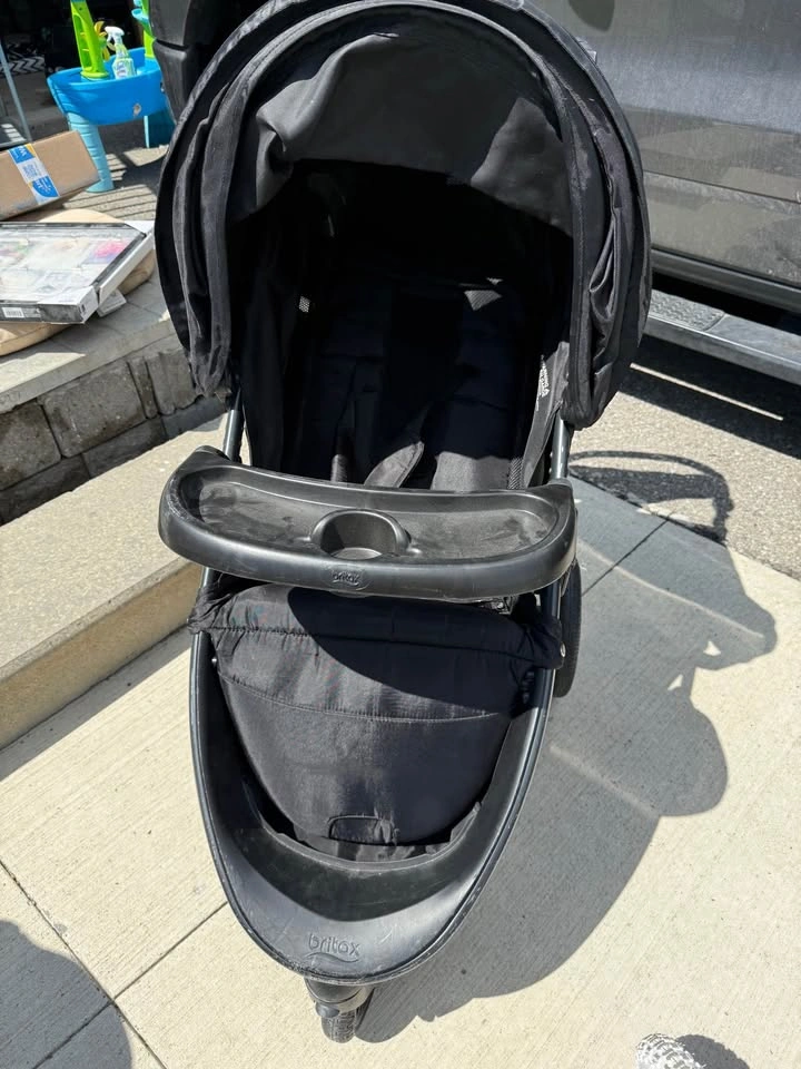MOVING SALE - KIDS BABY THINGS STROLLER, BIKE, PLAYPEN, TRIKE - photo 4