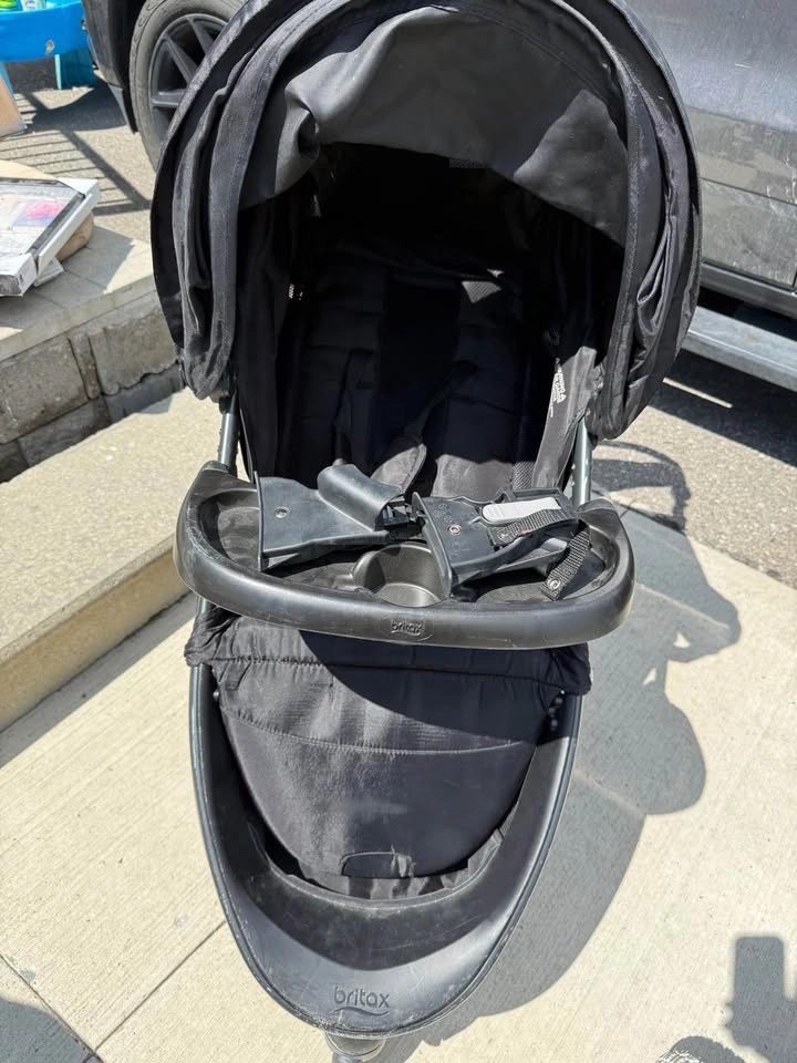MOVING SALE - KIDS BABY THINGS STROLLER, BIKE, PLAYPEN, TRIKE - photo 5