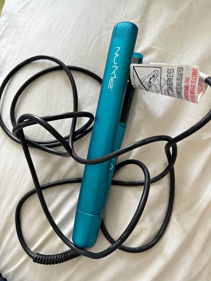 NUME Megastar Flat Iron Hair Straightener
