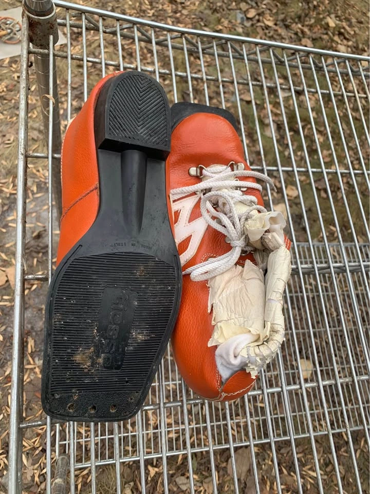 Vintage 3-Pin Nordic Norm Cross-Country Ski Boots - photo 2