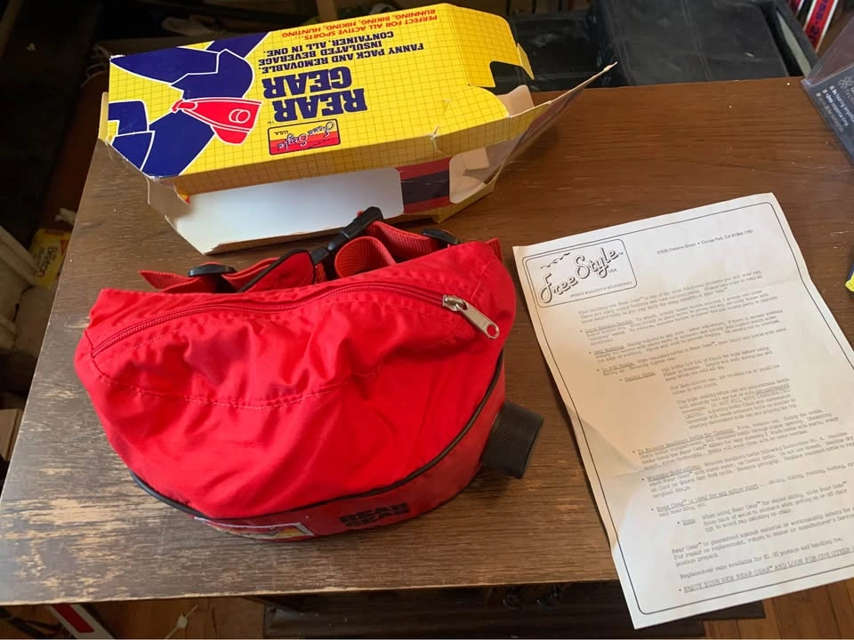 Red Rear Gear Bag vintage 80s Fanny pack and hydration pack. - photo 2