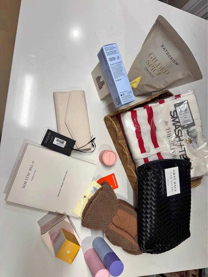 Bunch of Jilly box items