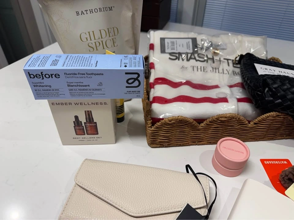 Bunch of Jilly box items - photo 4