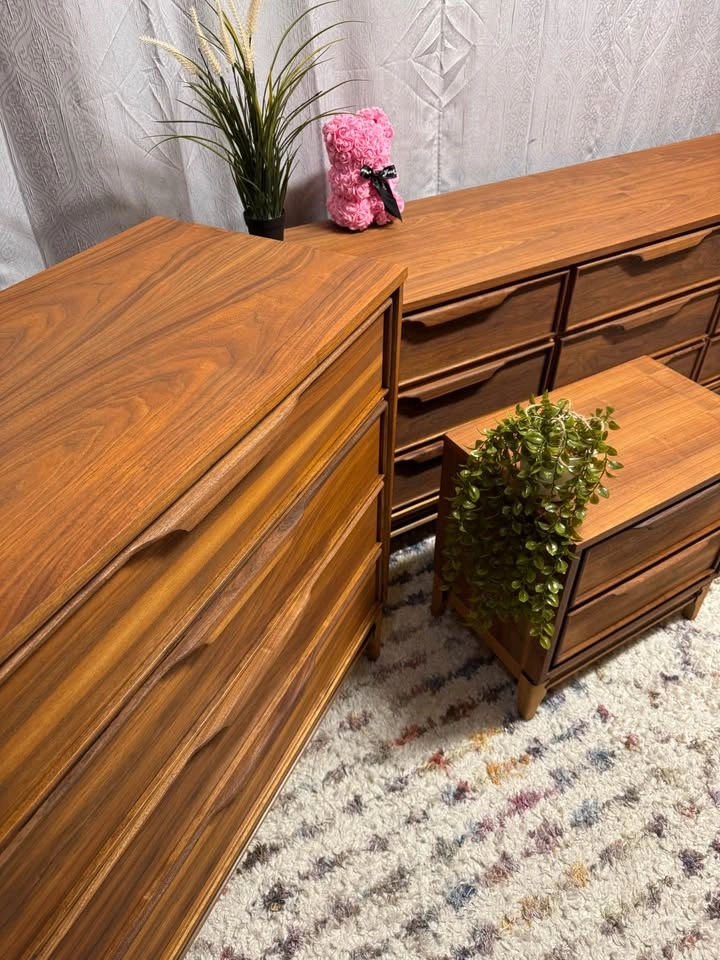 Mid century modern bedroom set - refinished - photo 2