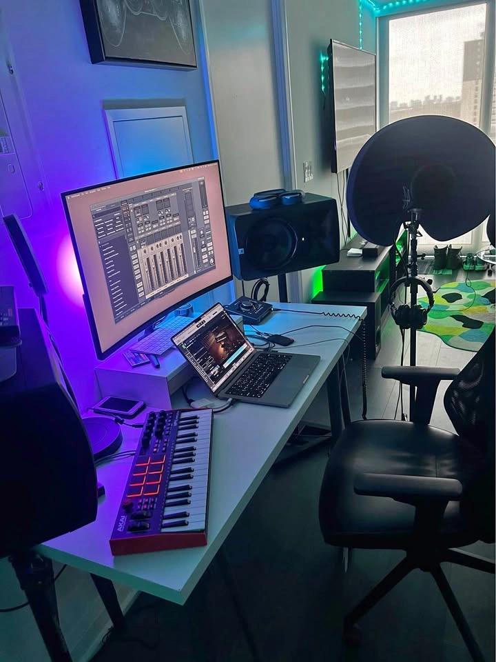 Professional Vocal Recording Studio
