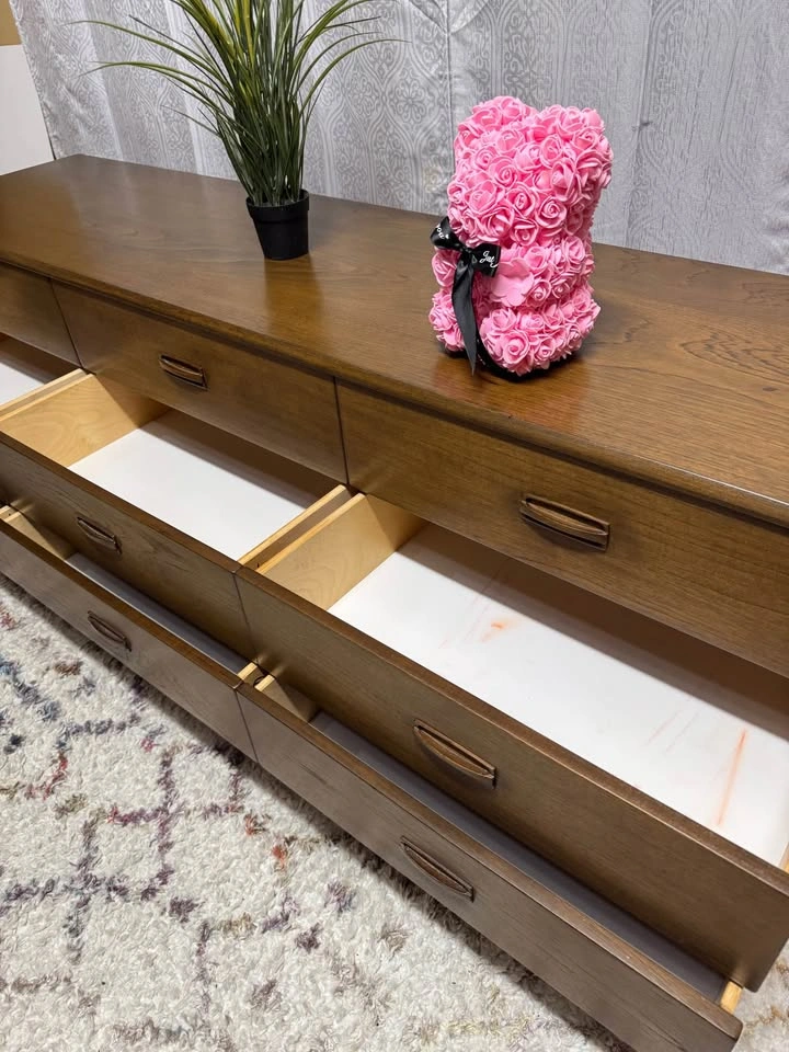 Mid century modern dresser in excellent condition - photo 2