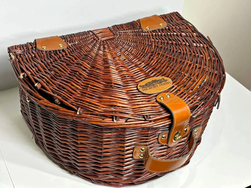 Hickory Farms Wicker Picnic Basket w/ Plaid Lining & Leather