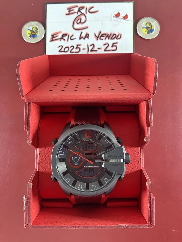 230$ DZ4551 Diesel Timeframes Man Red "Brand New"
