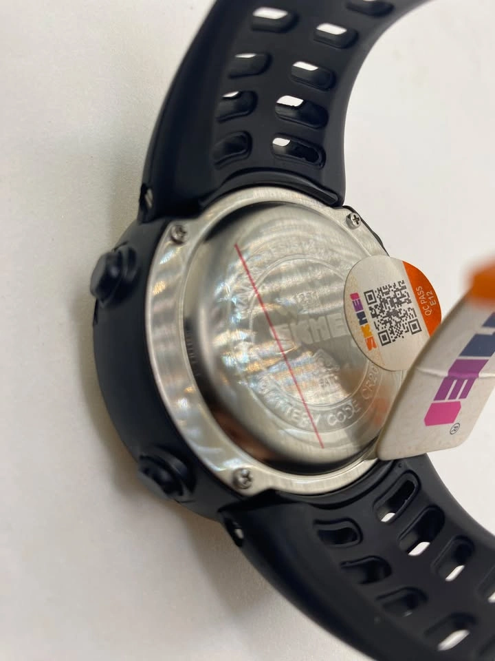 SKMEI Digital Sports Watch - Black/Gold/Red - photo 4