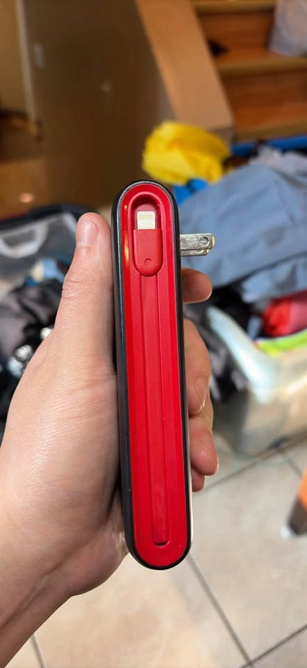 VEGER 10000mAh Portable Charger with Wall Plug Built-in Cables - photo 3