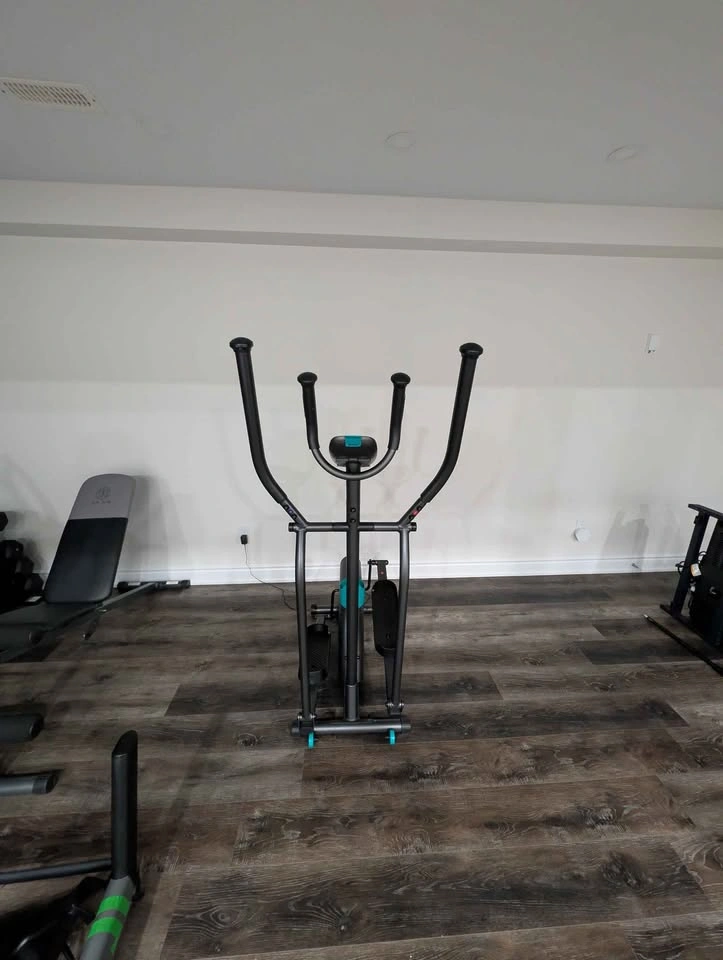 Cross trainer. As good as brand new. Not a single scratch. In pe - photo 2