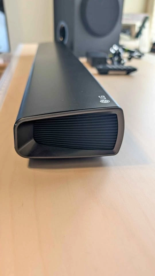 LG SQC1 Soundbar & Wireless Subwoofer | Great Condition!