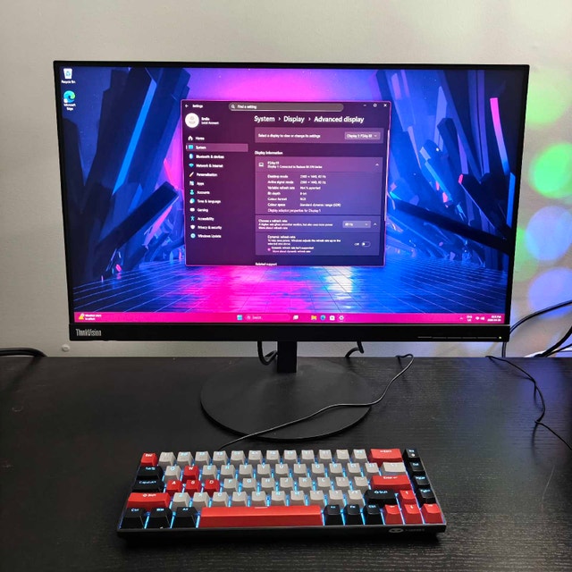 Beautiful 2k 1440p 24" QHD IPS Monitor – Great Condition! - photo 3