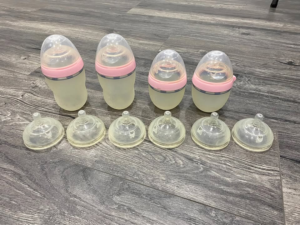 Comotomo Baby Bottle Bundles in Pink