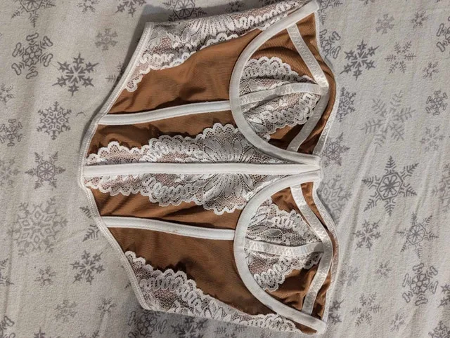 Ladies mini skirts and tops - photo 5