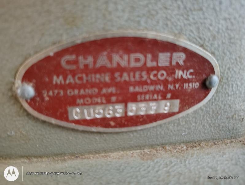 Chandler CU 563 Industrial Sewing Machine with Table - photo 2