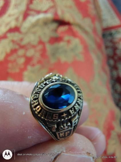 Gold Class Ring - photo 3