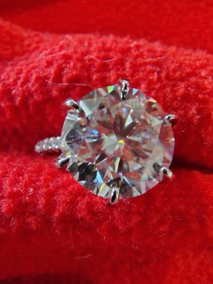 Lady's Diamond Ring - photo 3