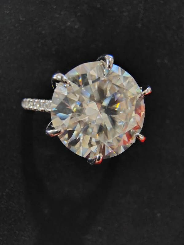 Lady's Diamond Ring - photo 4