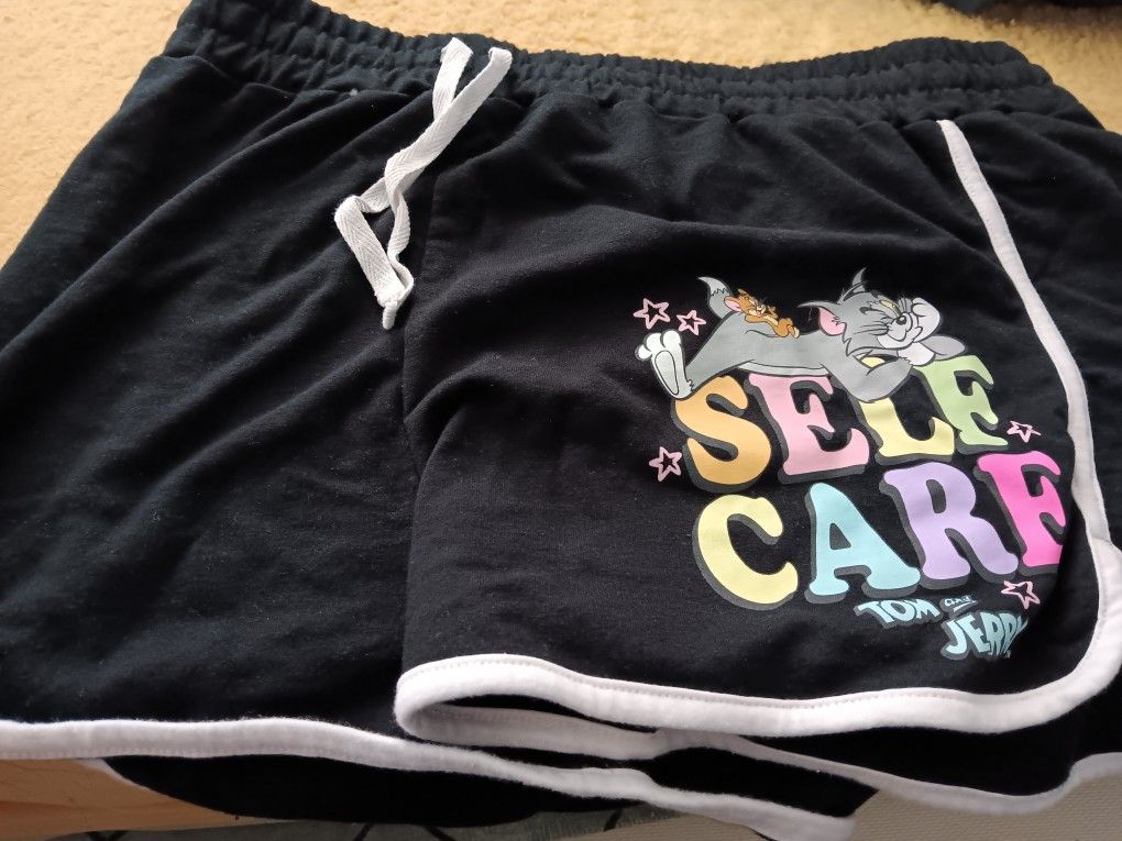 Three Pairs Of Women's Shorts - photo 3