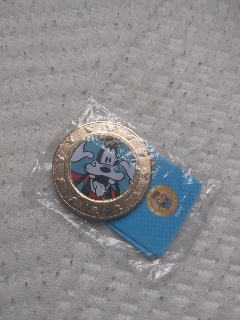 Disney Goofy Collectible Item