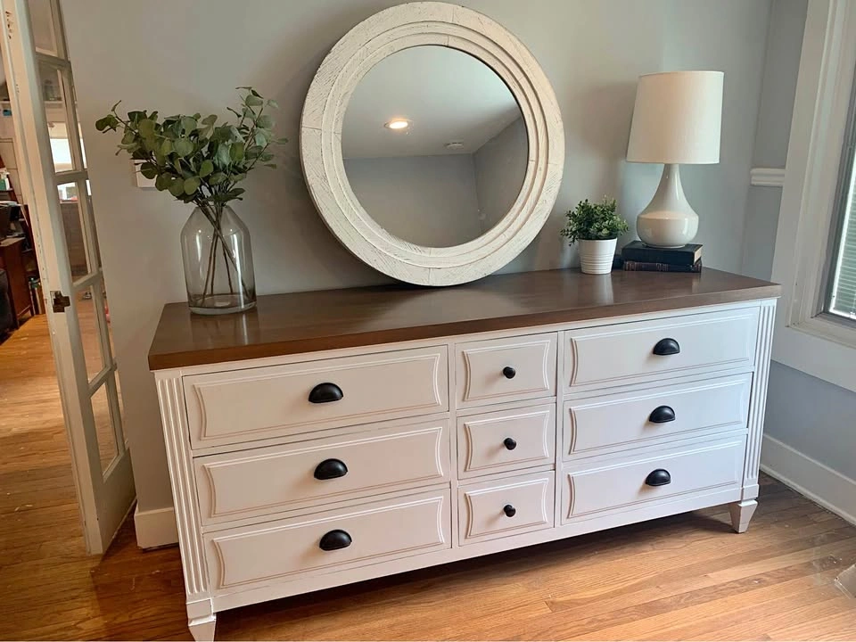BEAUTIFUL 9 Drawer West Michigan Furniture Co Dresser. Solid woo