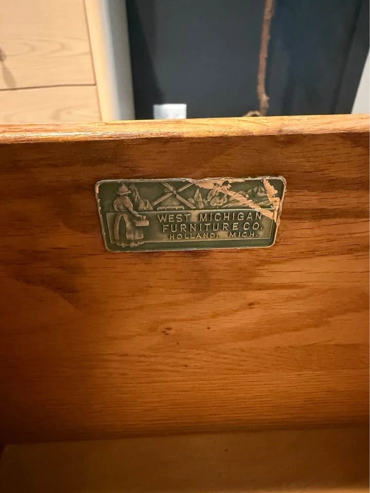 BEAUTIFUL 9 Drawer West Michigan Furniture Co Dresser. Solid woo - photo 4