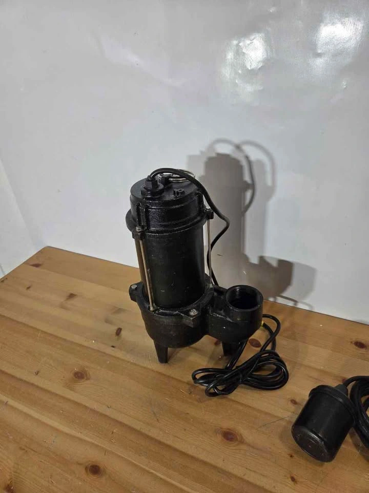 Sewage Effluent Pump 3/4HP Submersible Cast Iron Automatic - photo 3