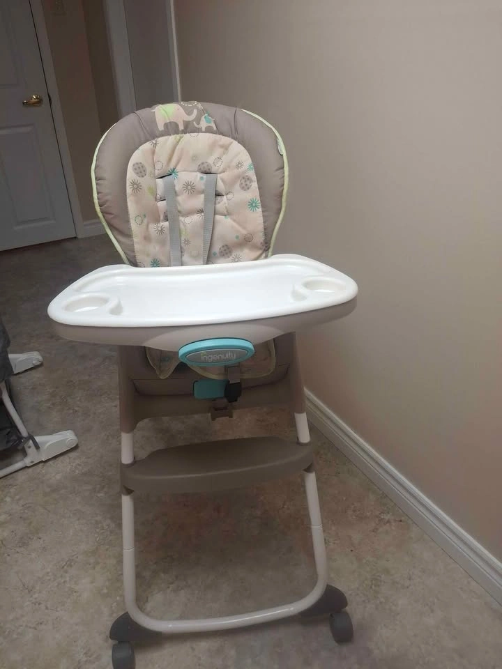 Baby and Toddler High Chair – Like New - photo 3