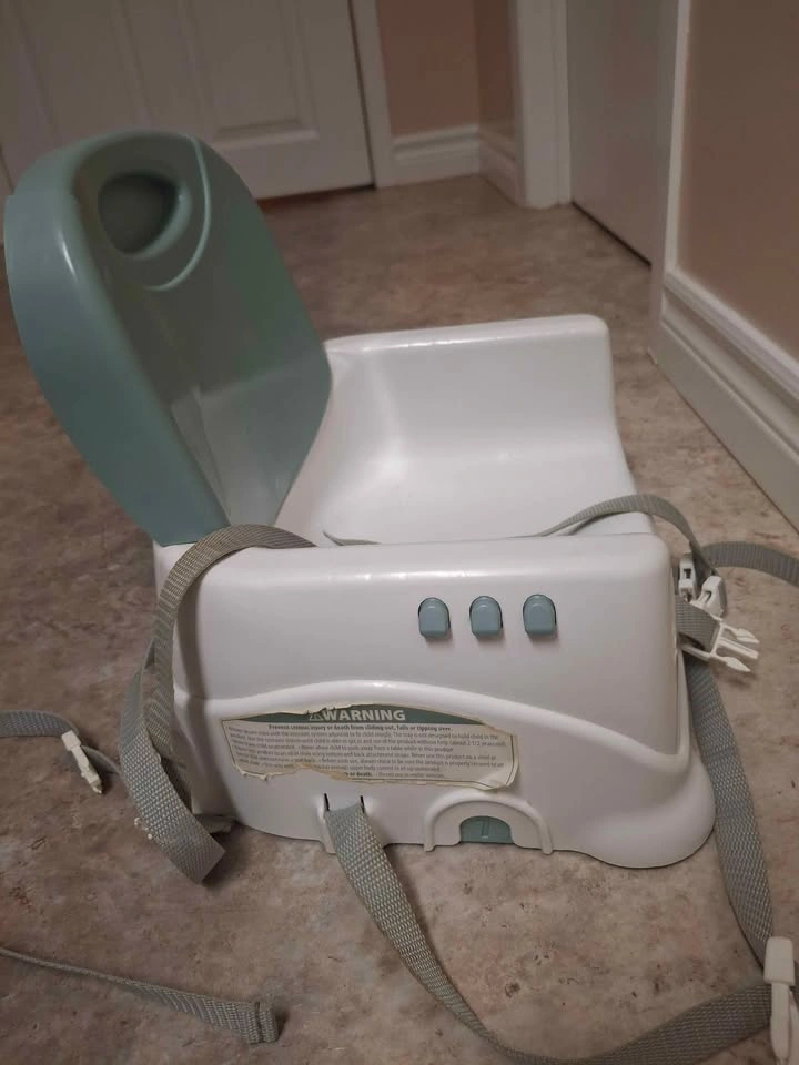 Kids Booster Seat / Feeding Chair - photo 2