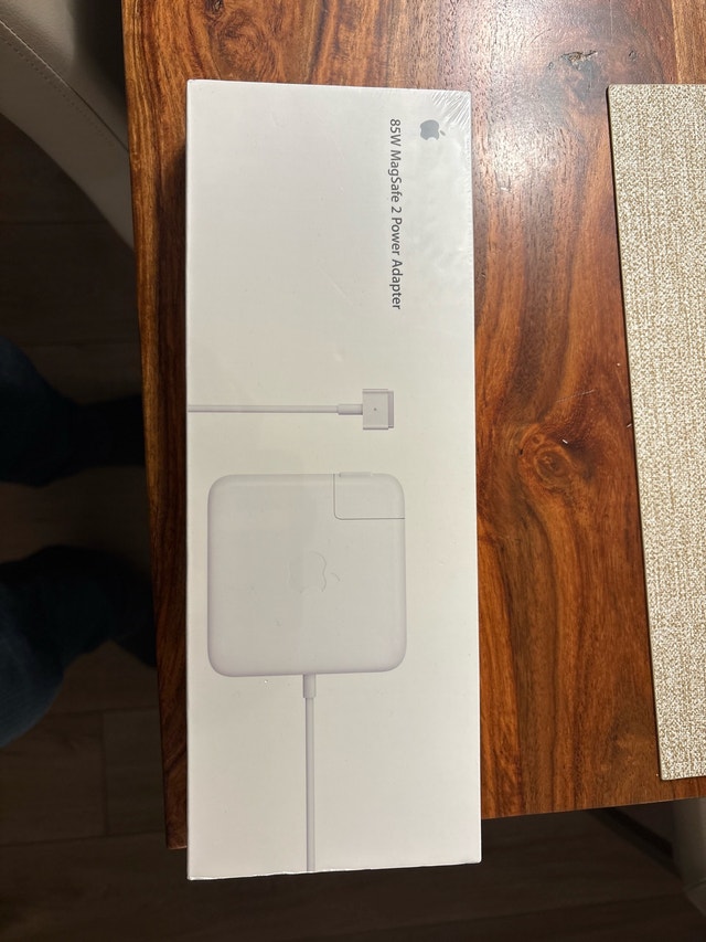 Apple 85W MagSafe 2 Power Adapter
