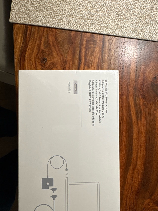 Apple 85W MagSafe 2 Power Adapter - photo 2