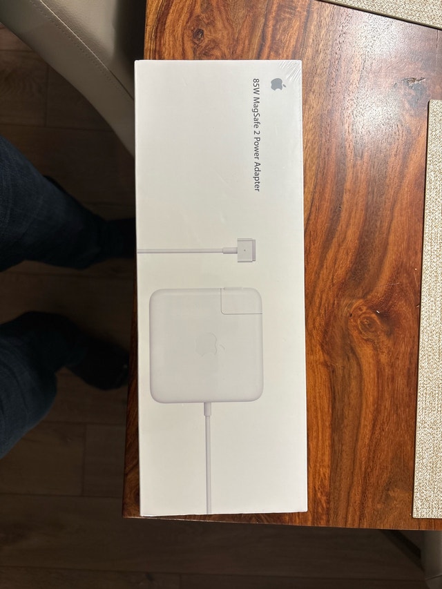 Apple 85W MagSafe 2 Power Adapter - photo 5